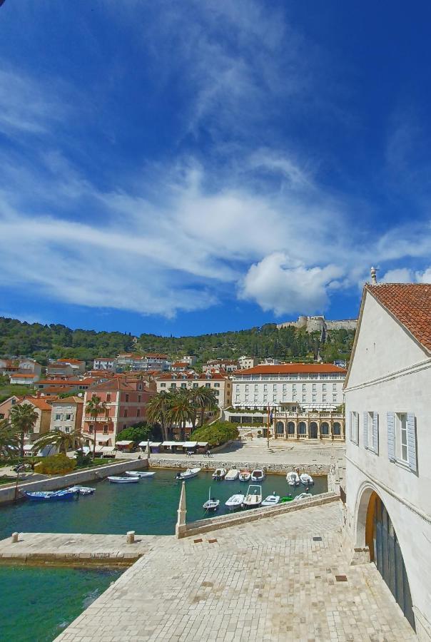 Apartment Lilly With Amazing City View Hvar Town Exterior foto