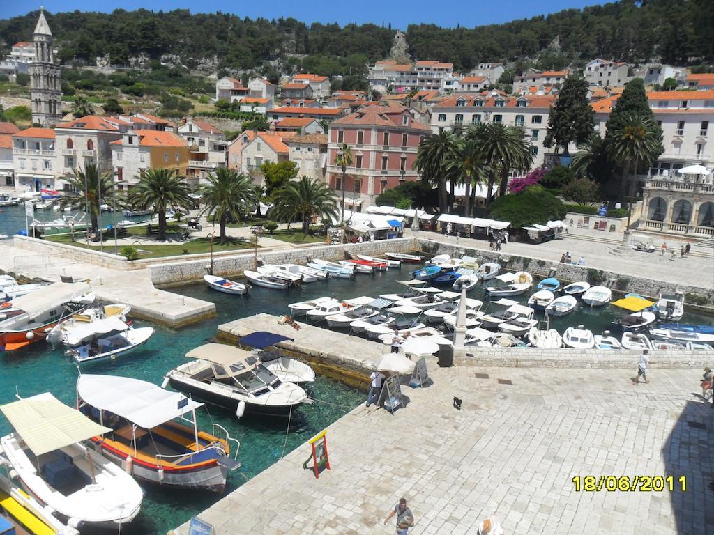 Apartment Lilly With Amazing City View Hvar Town Habitación foto